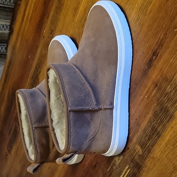 UGG Alameda Mini Chestnut Boots - Women's Size 8.5 - Picture 1 of 10